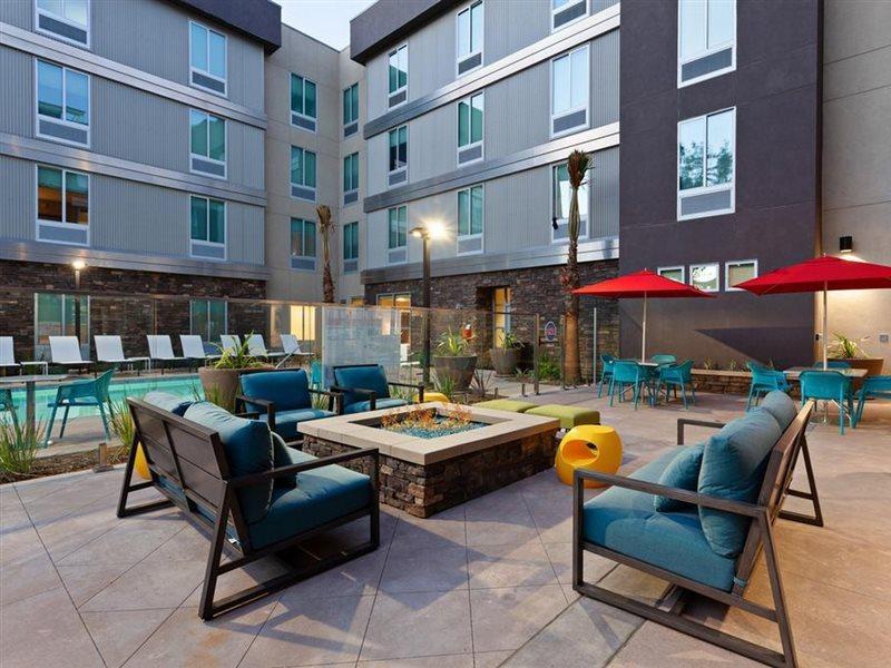 Home2 Suites By Hilton Temecula Extérieur photo